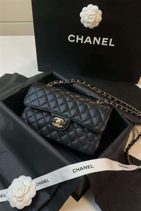 which is better chanel lambskin or caviar|Lambskin vs Caviar: Chanel Leather Gui.